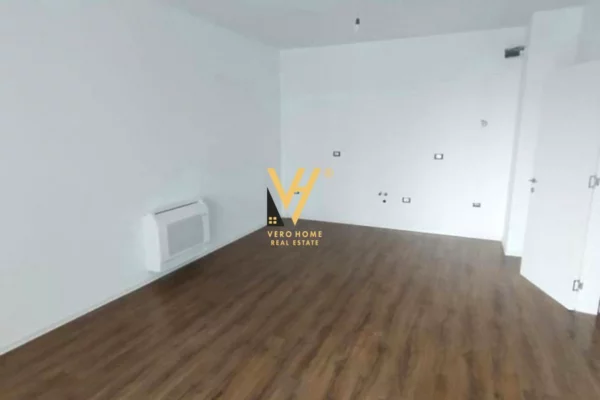 Appartamento in affitto a Tirana 1+1, Vuoto