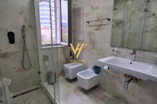 Appartamento in affitto a Tirana 3+1, Arredato