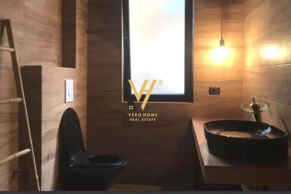 JEPET ZYRE 110 M2 ME QERA TE RRUGA E DURRESIT 90.000 LEKE