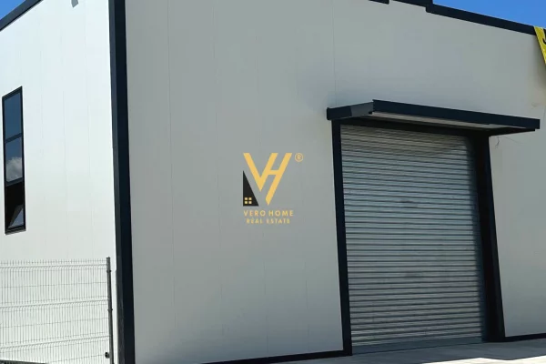 Ambient biznesi me qera 4+1 ne Tirane - 2,500 Euro