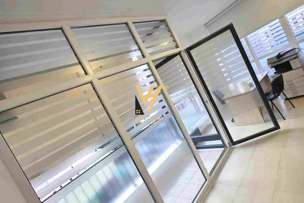 Ambient biznesi me qera 3+1 ne Tirane - 50,000 Leke