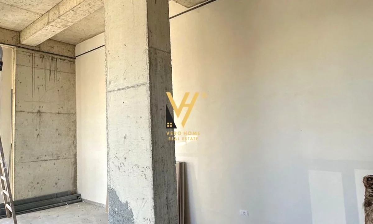 JEPET DYQAN 60 M2 ME QERA TE KOM.JOLLA, ASTIR 65.000 LEKE