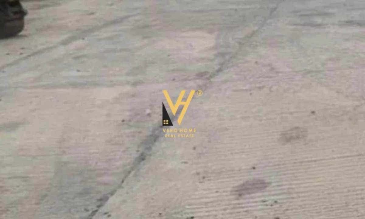 JEPET KAPANON 1.250 M2 ME QERA NE VORE 120.000 LEKE