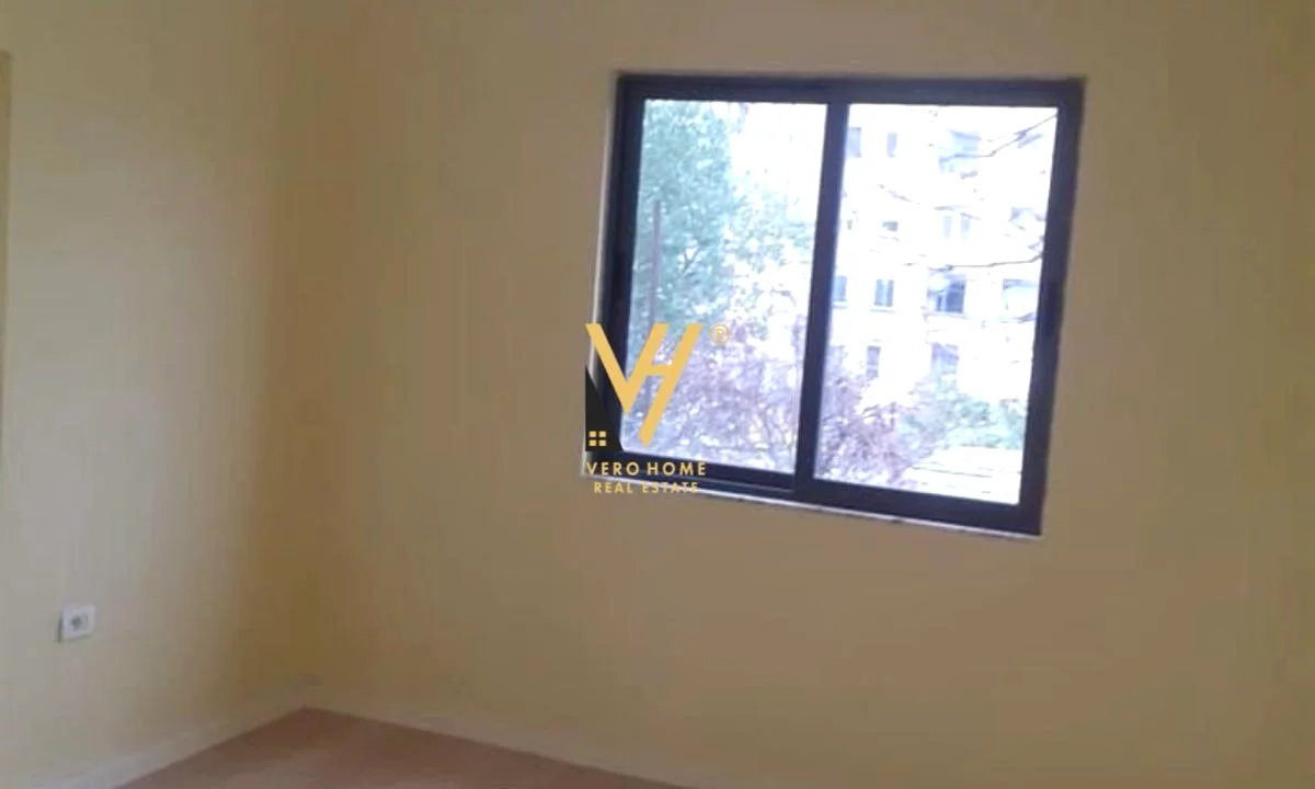 Shtepi ne shitje Apartament ne Tirane, 1+1, Mobilimi Bosh, pa mobiluar, Pagesa 95,000  Euro.