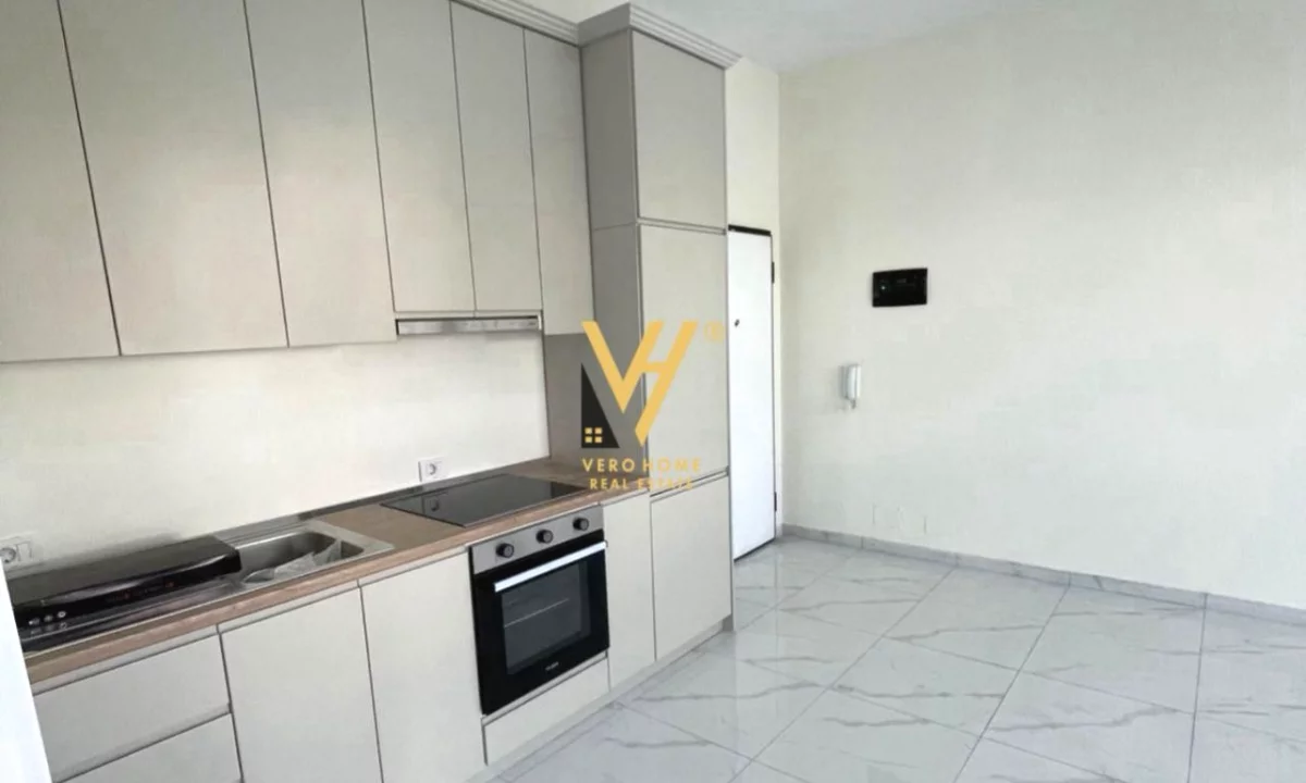 Appartamento in affitto a Tirana 1+1, Vuoto