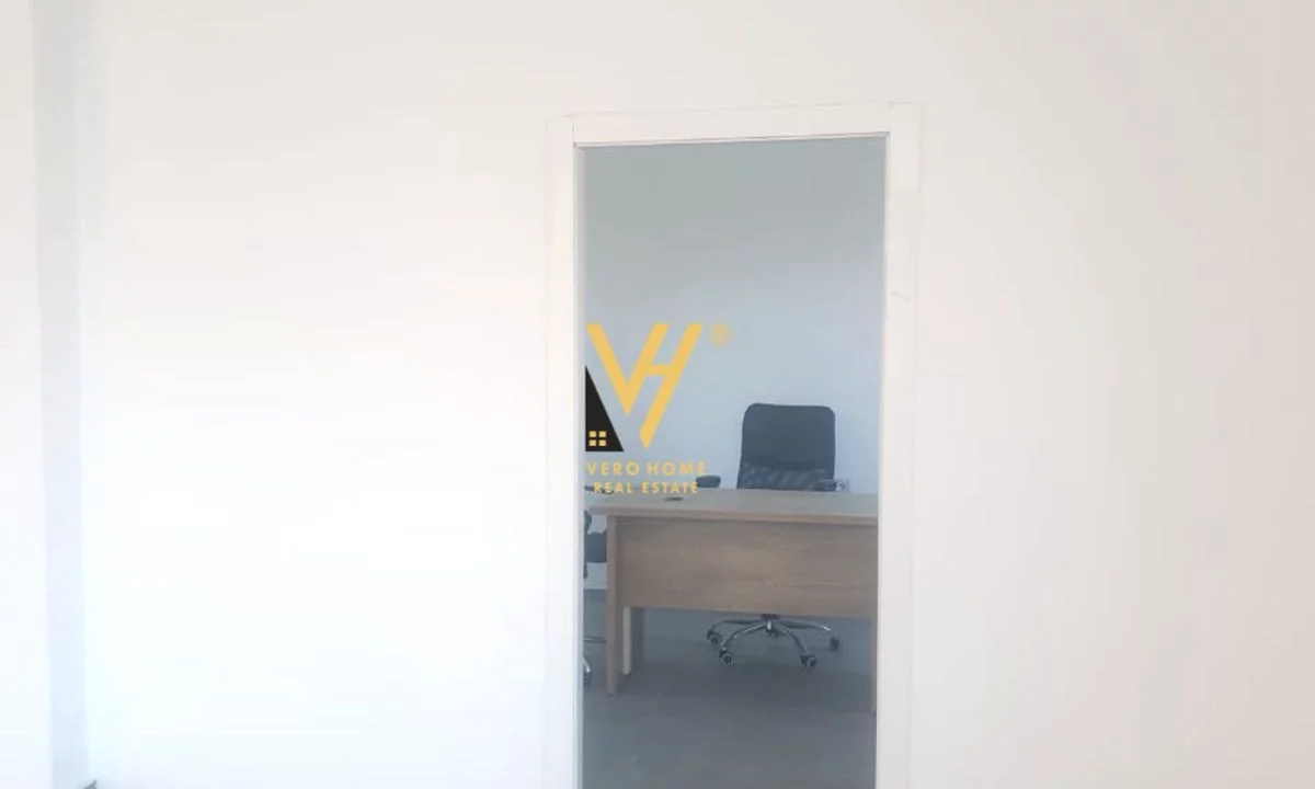 JEPET ZYRE 170 M2 ME QERA NE ASTIR 60.000 LEKE