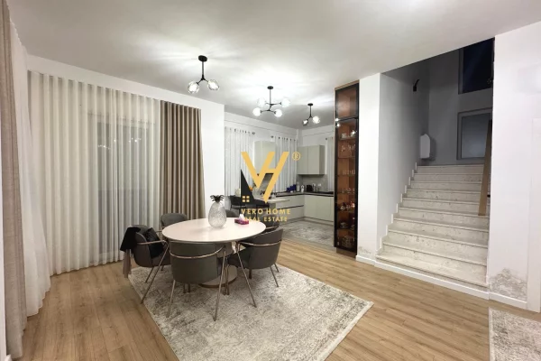 Villa di lusso in affitto a Tirana 4+1, Arredato