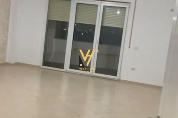 Ambient biznesi me qera 3+1 ne Tirane - 50,000 Leke