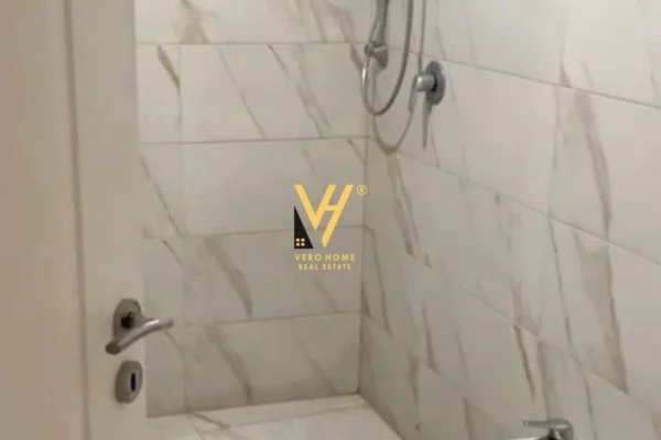 Ambient biznesi me qera 3+1 ne Tirane - 50,000 Leke