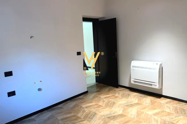 JEPET AMBIENT 85 M2 ME QERA TE STADIUMI DINAMO 100.000 LEKE