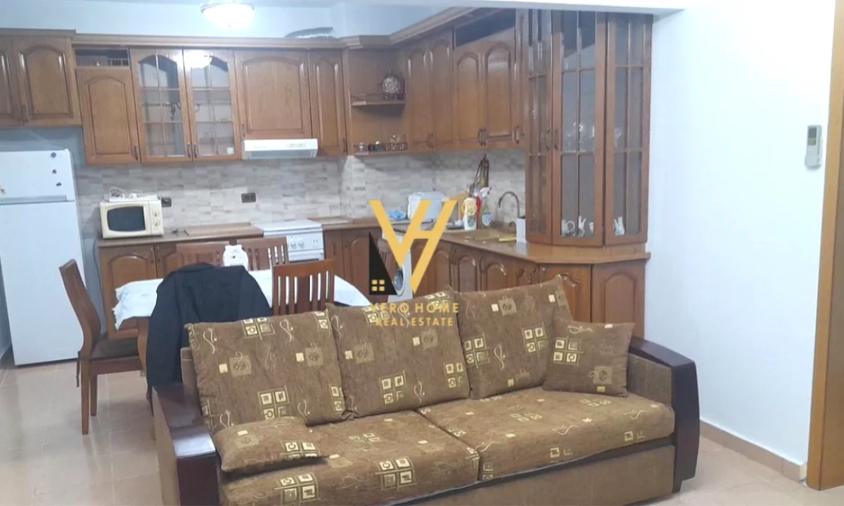 Appartamento in affitto a Tirana 2+1, Arredato