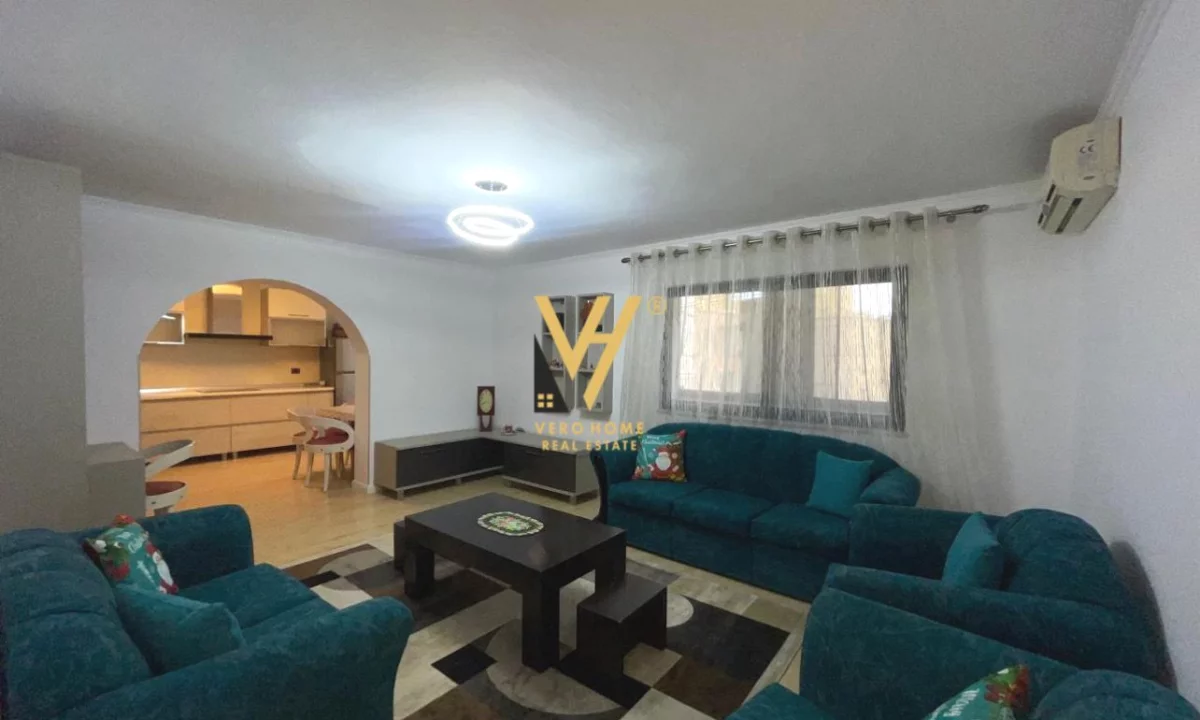 Shtepi ne shitje Apartament ne Tirane, 2+1, Mobilimi E mobiluar, Pagesa 197,000  Euro.