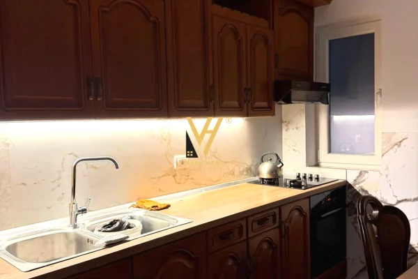 Appartamento in affitto a Tirana 2+1, Arredato