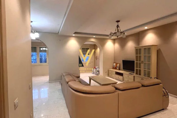 Appartamento in affitto a Tirana 1+1, Arredato