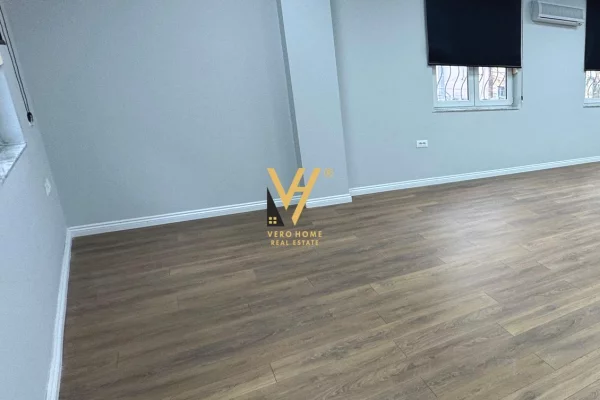 Ambient biznesi me qera 3+1 ne Tirane - 111,000 Leke