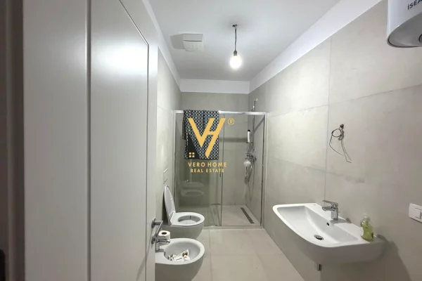 Appartamento in affitto a Tirana 2+1, SemiArredato