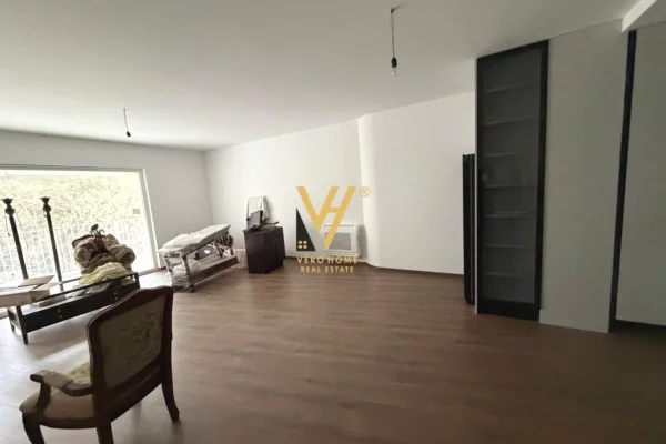 Appartamento in affitto a Tirana 2+1, SemiArredato