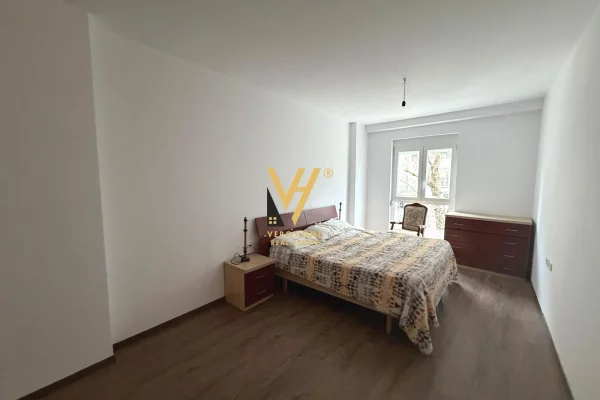 Appartamento in affitto a Tirana 2+1, SemiArredato