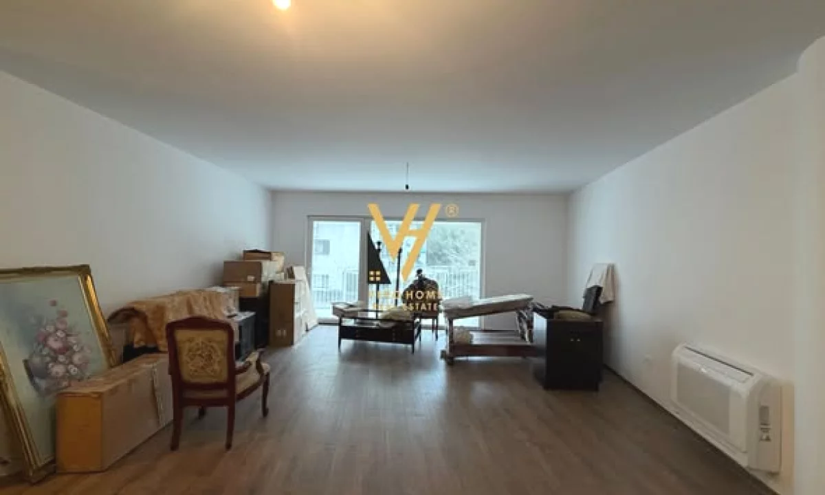 JEPET ZYRE 135 M2 ME QIRA TE RRUGA E ELBASANIT 180.000 LEKE