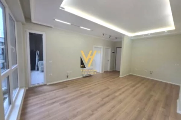 Ambient biznesi me qera 3+1 ne Tirane - 700 Euro