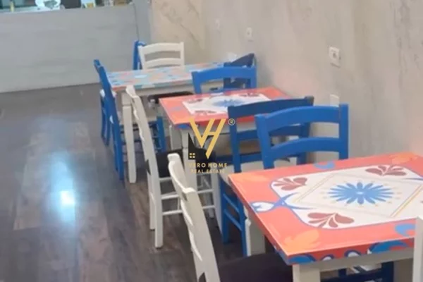 Ambient biznesi me qera 2+1 ne Tirane - 1,400 Euro