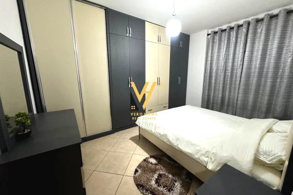 Shtepi me qera Apartament ne Tirane, 2+1, Mobilimi E mobiluar, Pagesa 80,000  Leke.