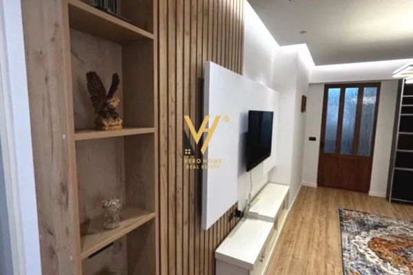 Appartamento in affitto a Tirana 2+1, Arredato