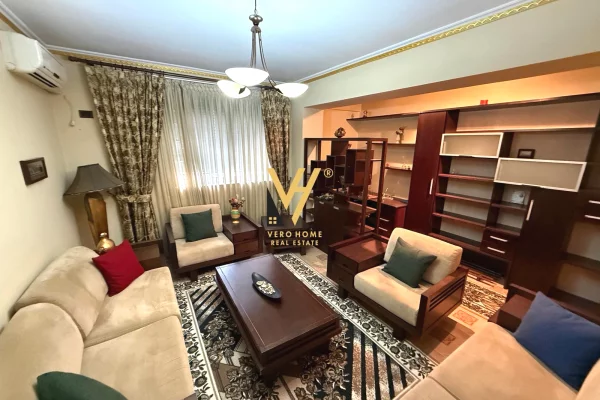 Appartamento in affitto a Tirana 2+1, Arredato