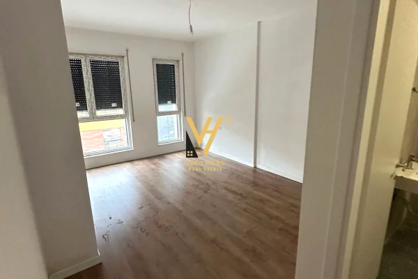 JEPET ZYRE 110 M2 ME QIRA TE 5 MAJI 85.000 LEKE