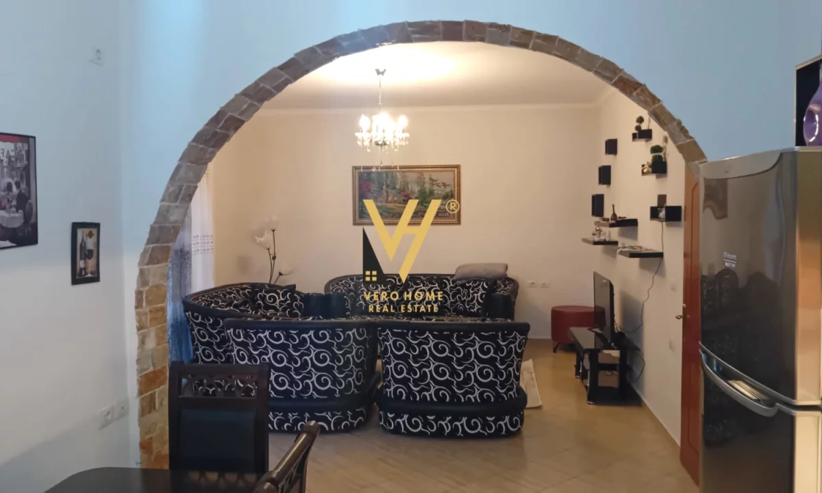 Shtepi me qera Apartament ne Tirane, 2+1, Mobilimi E mobiluar, Pagesa 40,000  Leke.