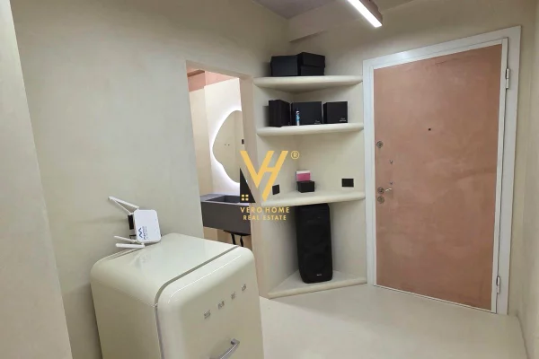 Shtepi ne shitje Apartament ne Tirane, 1+1, Mobilimi Bosh, pa mobiluar, Pagesa 221,000  Euro.