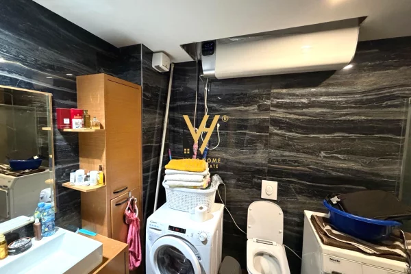 Shtepi ne shitje Apartament ne Tirane, 2+1, Mobilimi E mobiluar, Pagesa 31,000,000  Leke.