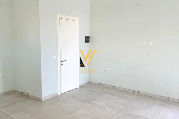 Ambient biznesi me qera 1+1 ne Tirane - 50,000 Leke