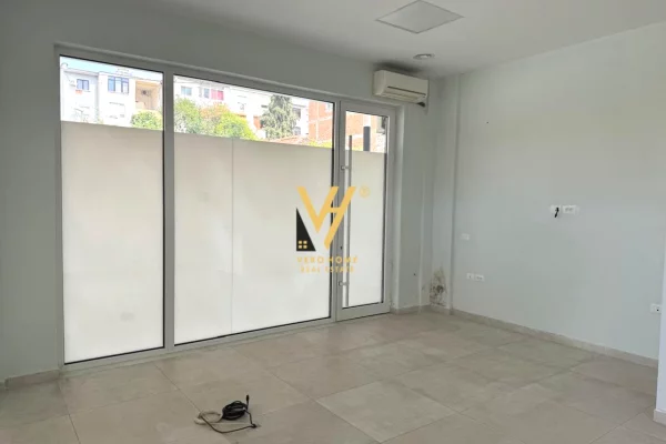 Ambient biznesi me qera 1+1 ne Tirane - 50,000 Leke