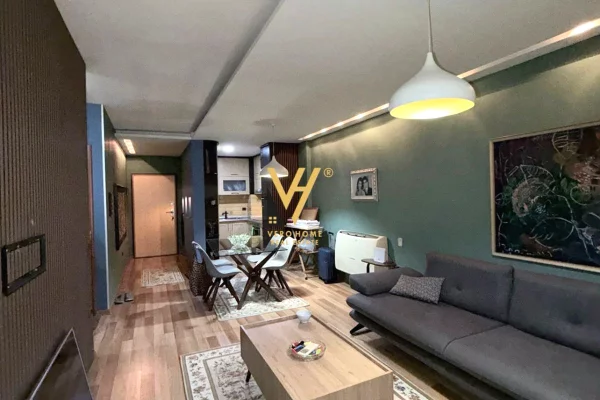 Appartamento in affitto a Tirana 2+1, Arredato