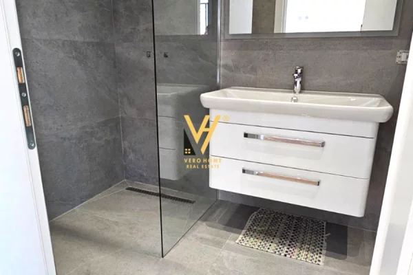 JEPET ZYRE 130 M2 ME QERA TE LAKEVIEW RESIDENCE 1.700 EURO