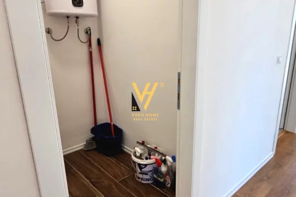 Ambient biznesi me qera 3+1 ne Tirane - 1,700 Euro