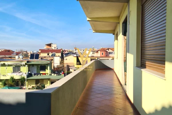 Shtepi ne shitje Vila Luksoze ne Tirane, 4+1, Mobilimi Bosh, pa mobiluar, Pagesa 600,000  Euro.