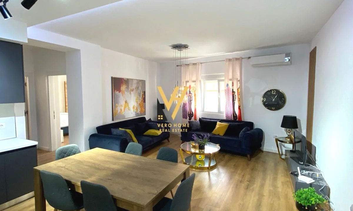 Shtepi ne shitje Apartament ne Tirane, 2+1, Mobilimi E mobiluar, Pagesa 260,000  Euro.