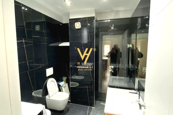 Shtepi ne shitje Apartament ne Tirane, 2+1, Mobilimi E mobiluar, Pagesa 260,000  Euro.