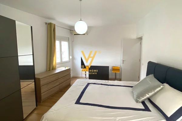 Shtepi ne shitje Apartament ne Tirane, 2+1, Mobilimi E mobiluar, Pagesa 260,000  Euro.