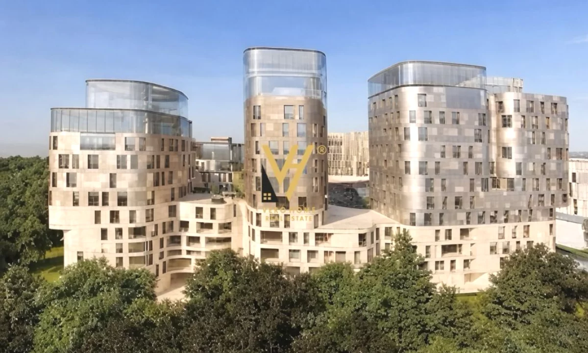 JEPET ZYRE 810 M2 ME QERA TE STADIUMI AIR ALBANIA 40.500 EURO