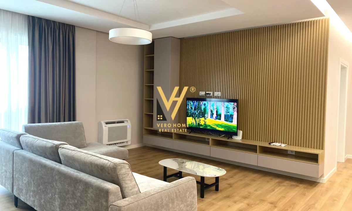 Appartamento in affitto a Tirana 3+1, Arredato