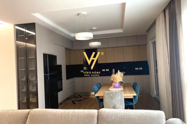 Appartamento in affitto a Tirana 3+1, Arredato