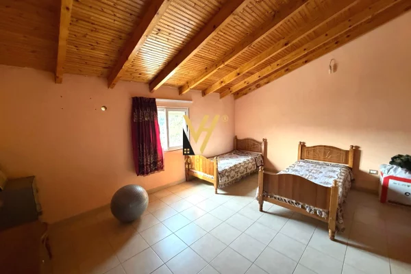 Shtepi me qera Vila Luksoze ne Tirane, 7+1, Mobilimi Bosh, pa mobiluar, Pagesa 2,000  Euro.