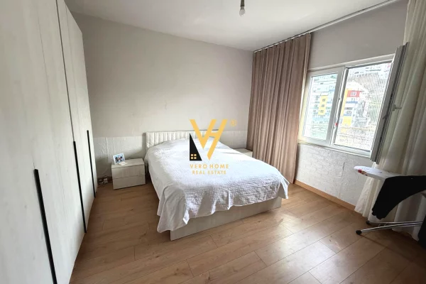 Shtepi me qera Vila Luksoze ne Tirane, 7+1, Mobilimi Bosh, pa mobiluar, Pagesa 2,000  Euro.