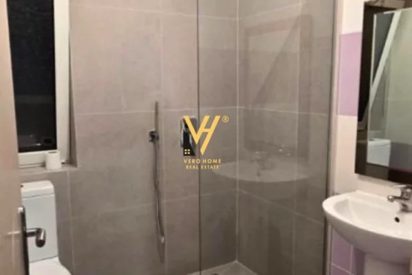 Shtepi me qera Shtepi Private ne Tirane, 2+1, Mobilimi E mobiluar, Pagesa 400  Euro.