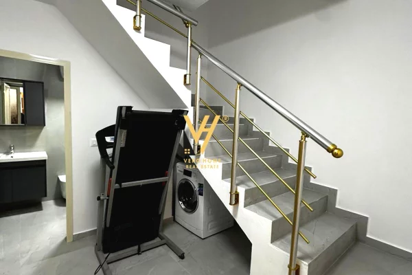 Duplex (casa a 2 piani) in affitto a Tirana 2+1, Arredato