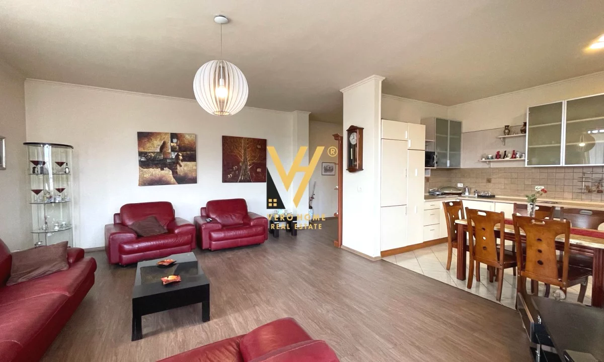 Appartamento in affitto a Tirana 2+1, Arredato