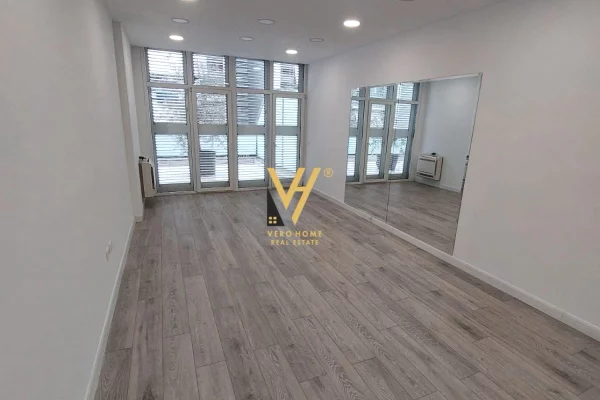 Ambient biznesi me qera 3+1 ne Tirane - 4,500 Euro